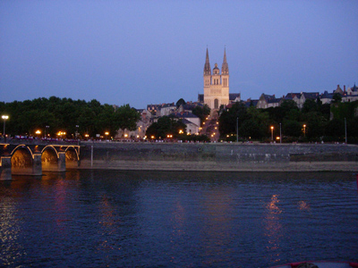 Angers_cathedrale_nuit2